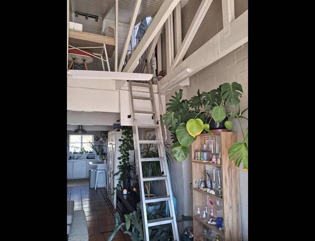 2 BEDROOM PROPERTY TO RENT IN VREDEHOEK